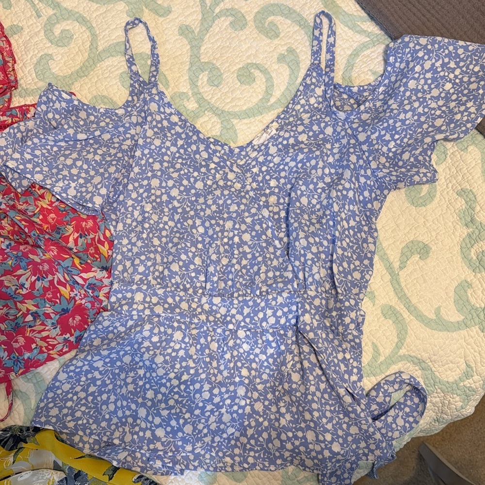 Floral Tank Lot - Picture 2 of 4
